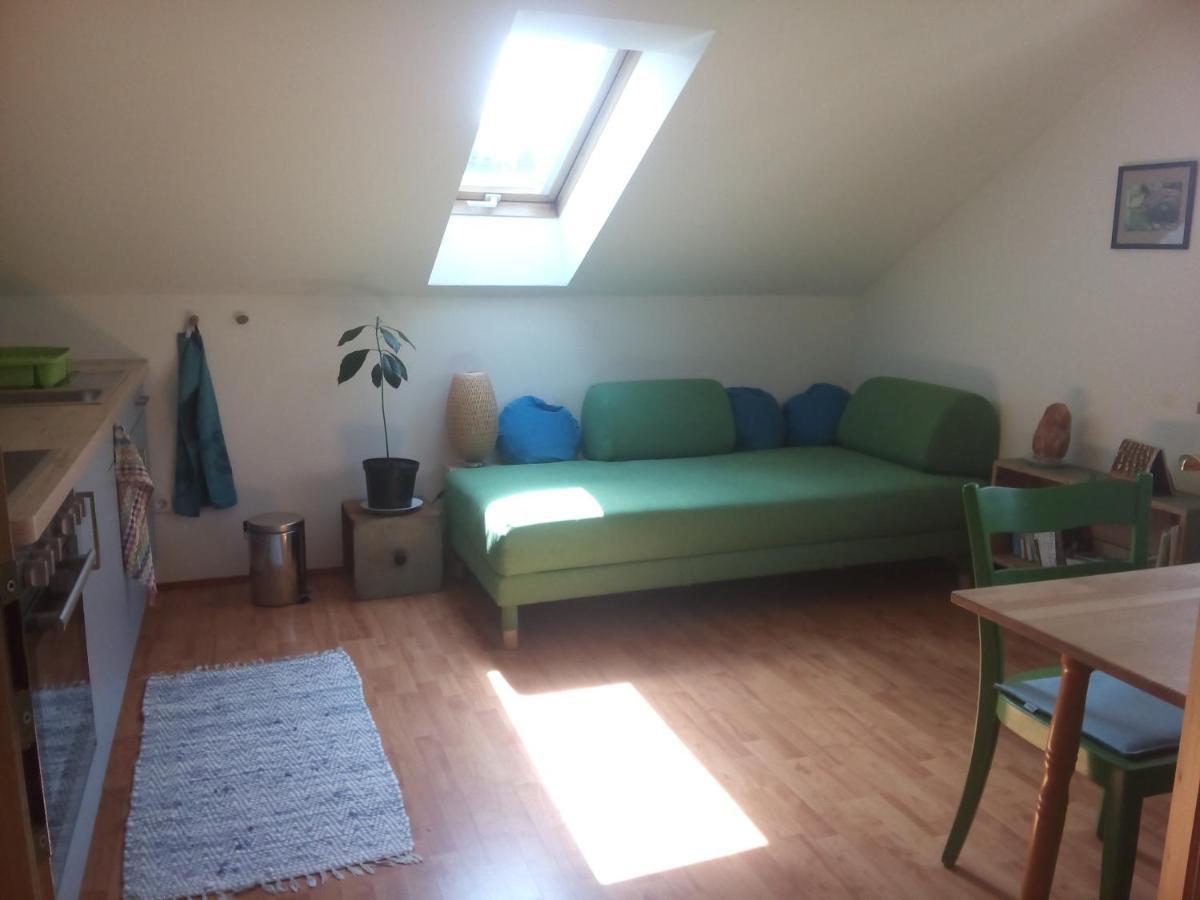 Neueroeffnung, 2 Wunderschoene Im Gruenen Apartment